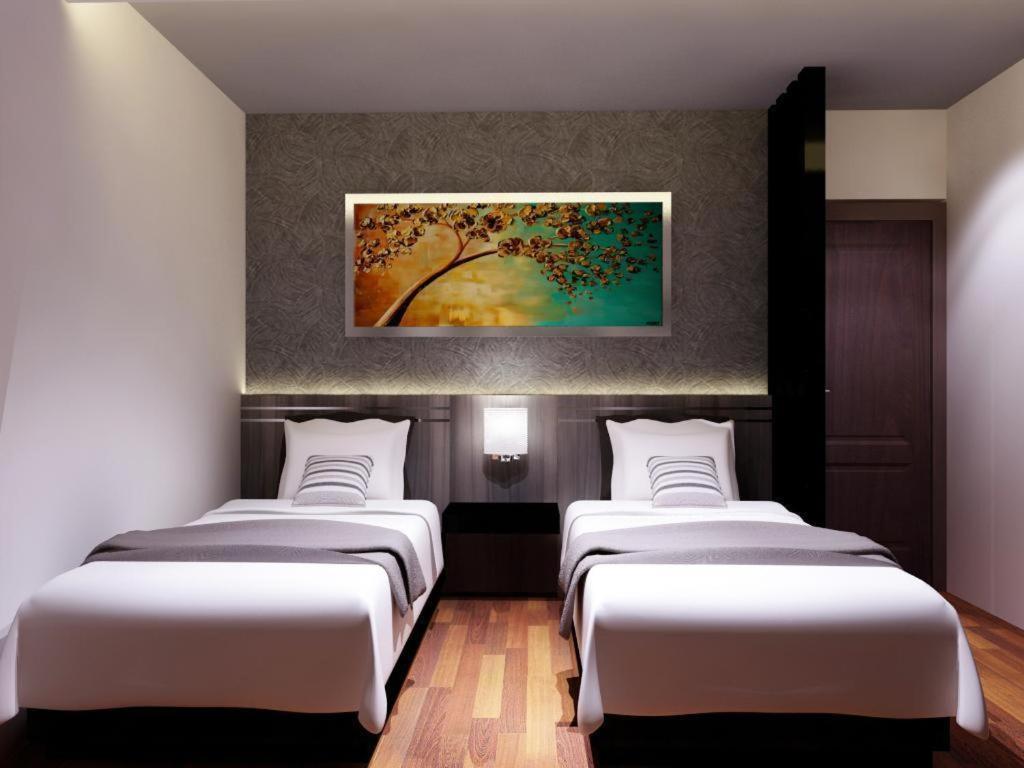 Neotel Hotel City Centre Tanjung Redep Extérieur photo