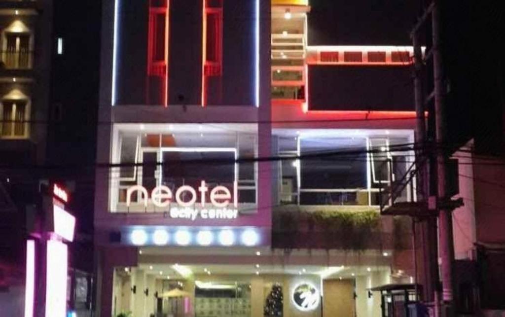 Neotel Hotel City Centre Tanjung Redep Extérieur photo