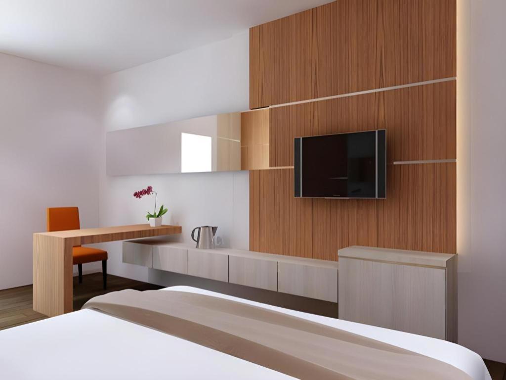 Neotel Hotel City Centre Tanjung Redep Extérieur photo