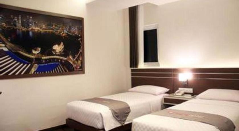 Neotel Hotel City Centre Tanjung Redep Extérieur photo