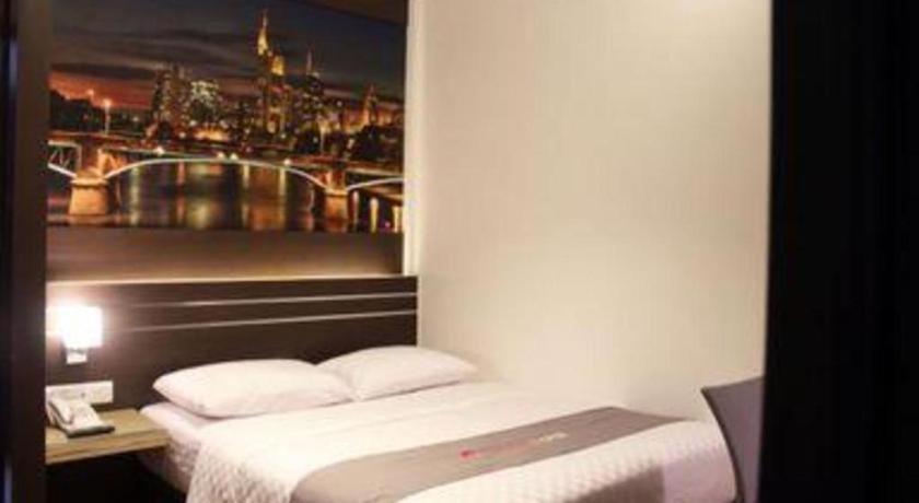 Neotel Hotel City Centre Tanjung Redep Extérieur photo
