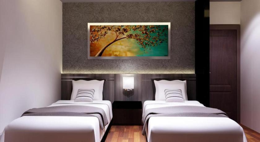 Neotel Hotel City Centre Tanjung Redep Extérieur photo