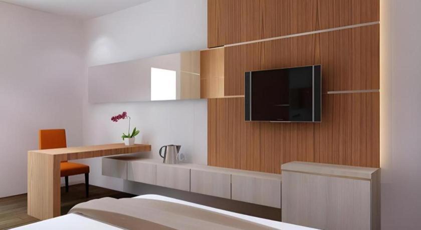 Neotel Hotel City Centre Tanjung Redep Extérieur photo