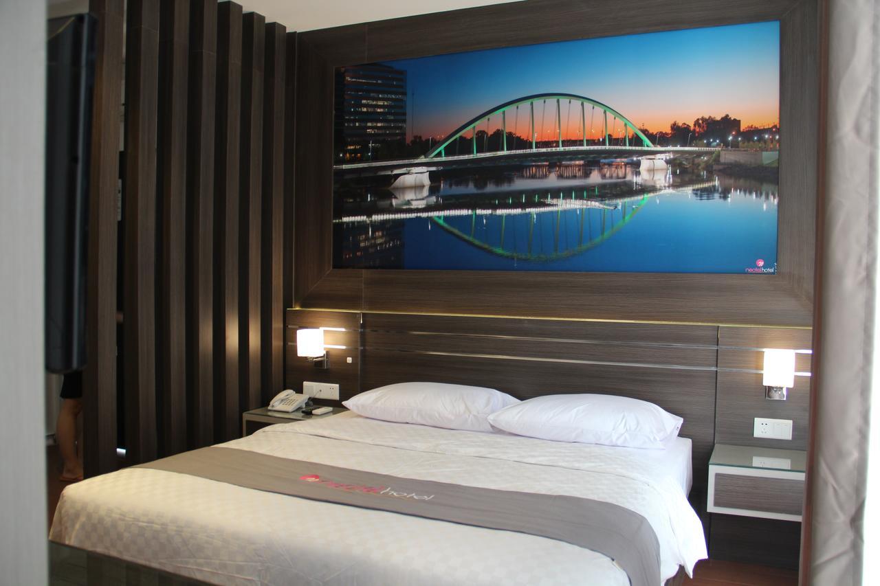 Neotel Hotel City Centre Tanjung Redep Extérieur photo